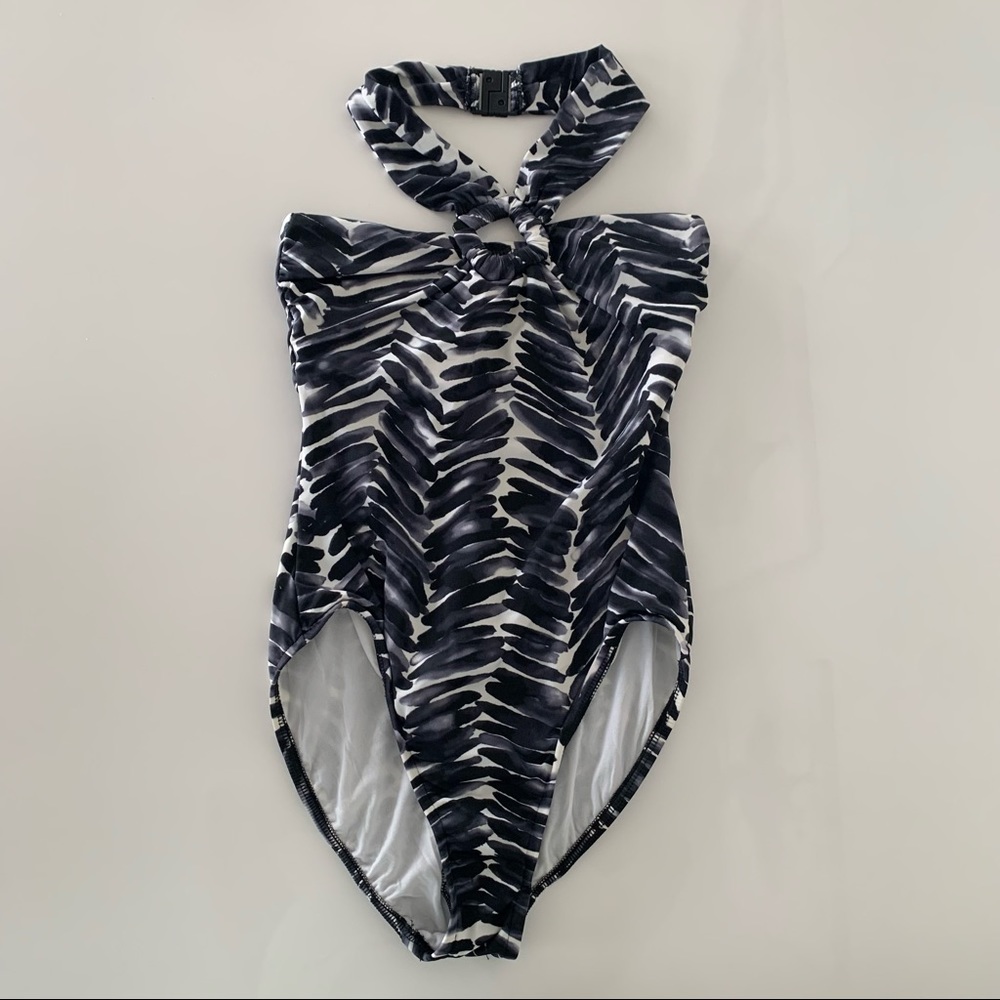 Bikini Bay Size 8 Black and White One Piece